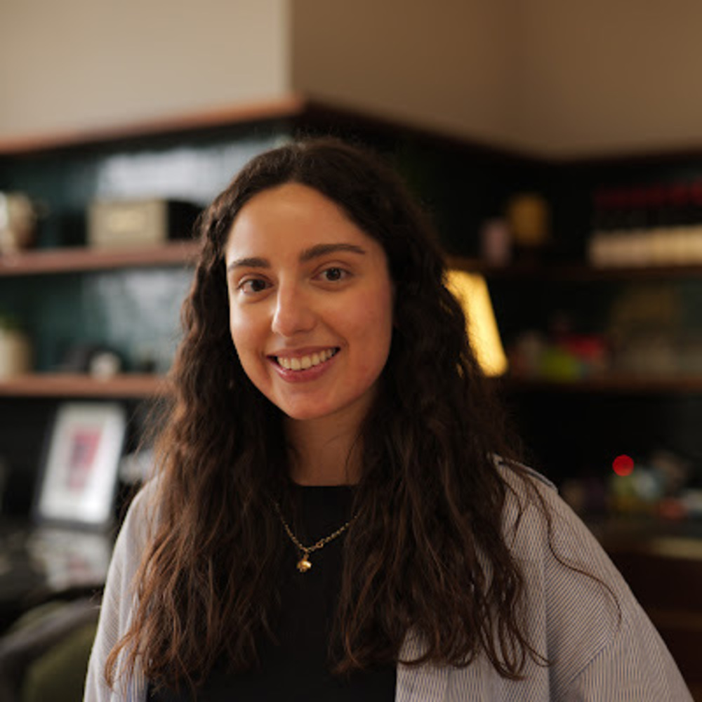Meet your Posher, Leonor